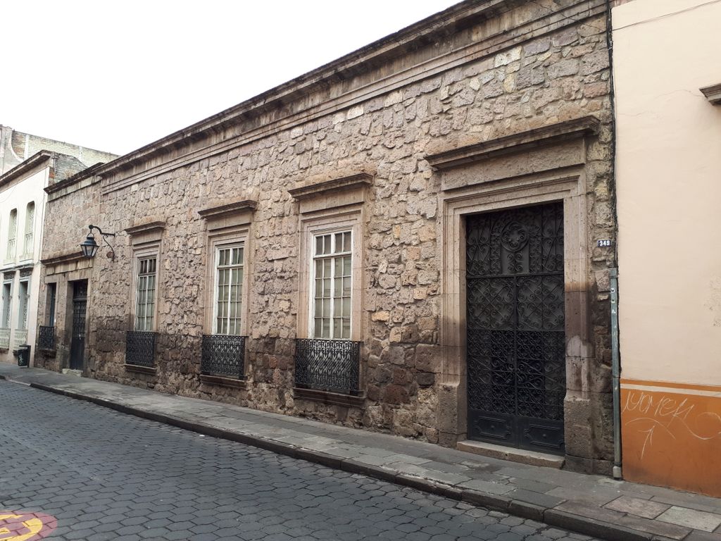 Casona grande tipo Colonial en Centro de Morelia