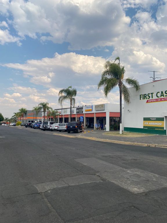 Local Comercial en Renta en Plaza Los Sauces