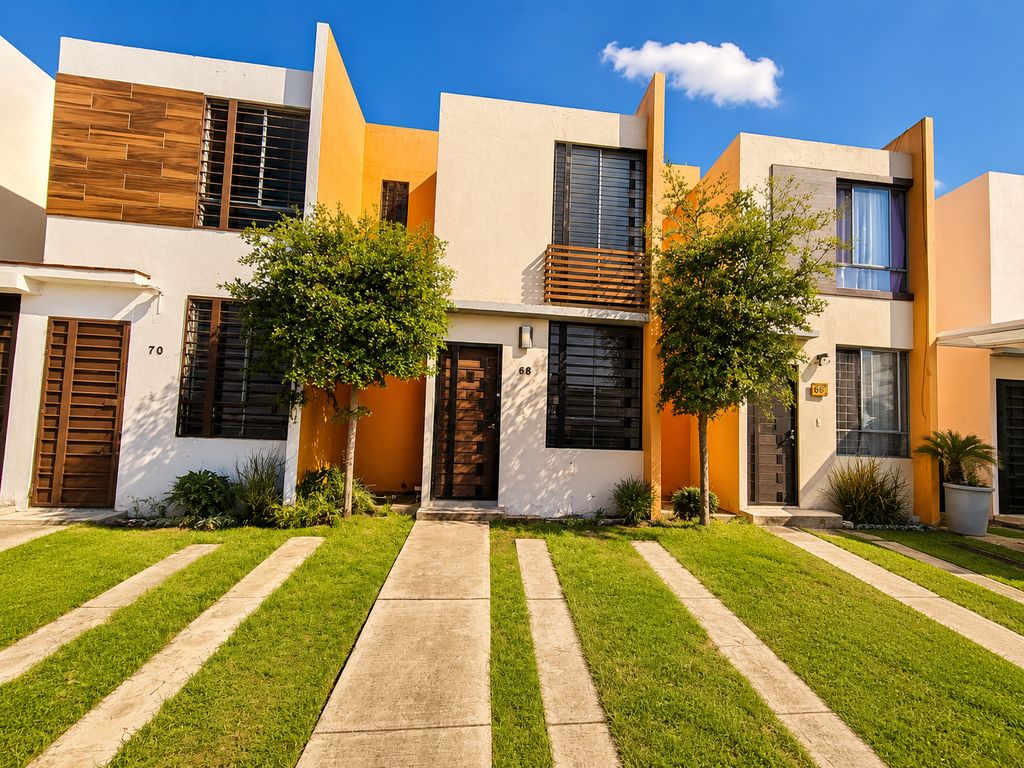 Casa en Venta en Colinas de Tonalá | Acceso Controlado | 3 Recámaras | Cochera para 2 Autos