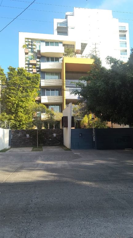 OFICINA EN RENTA AMUEBLADA EN COLONIA AMERICANA $55,000 PESOS (INCLUYE MANTENIMIENTO)