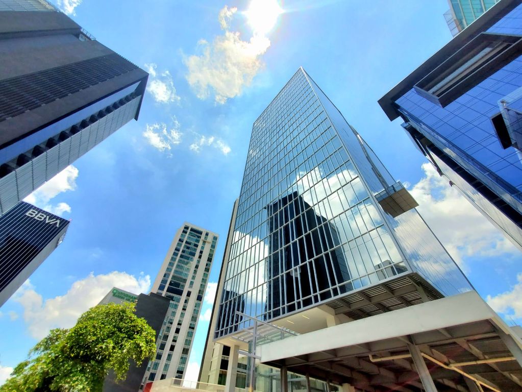 Local En Renta En Corporativo Dos Puntas Andares