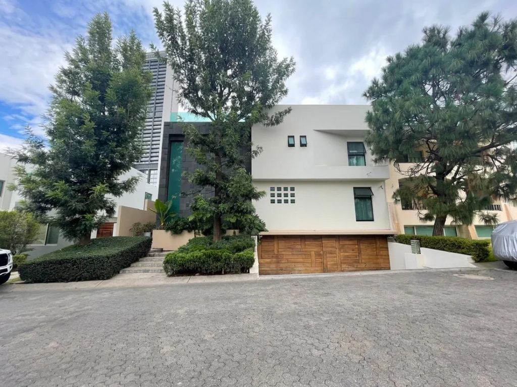 Residencia en Venta – Zona Andares