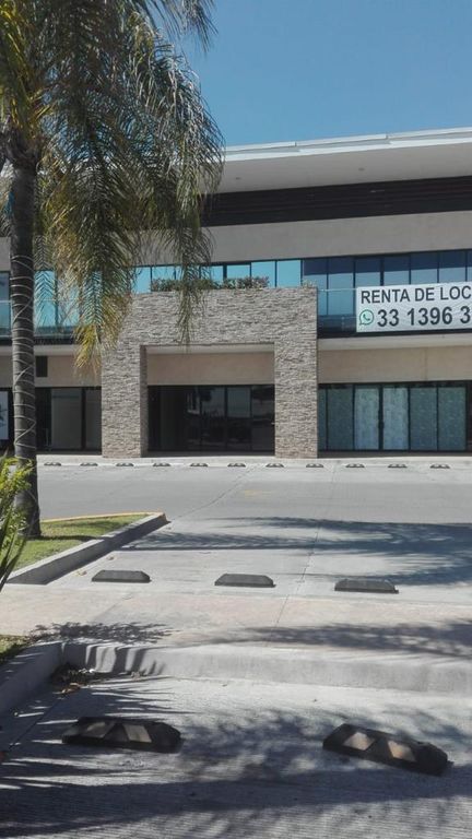 Locales en renta frente al Autódromo en Tlajomulco