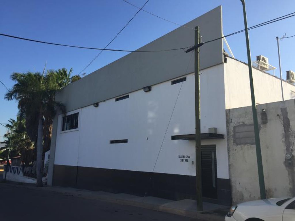 Oficinas equipadas con bodega col Lomas del Blvd