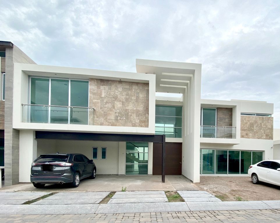 CASA EN VENTA EN PRIVANZAS NATURA CULIACAN