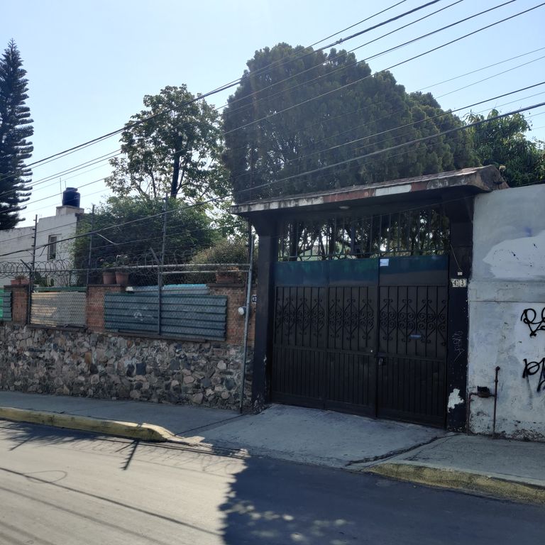 casa en Lomas del tapatío con muy buen terreno