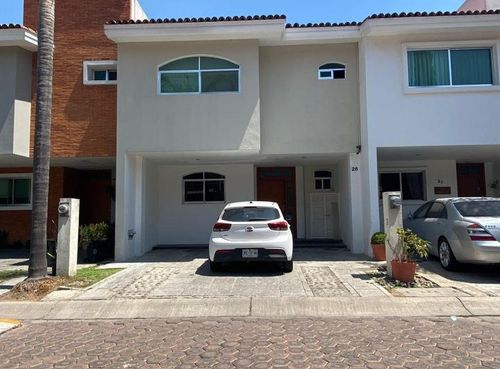 HERMOSA CASA EN RENTA COTO VIRREYES 1