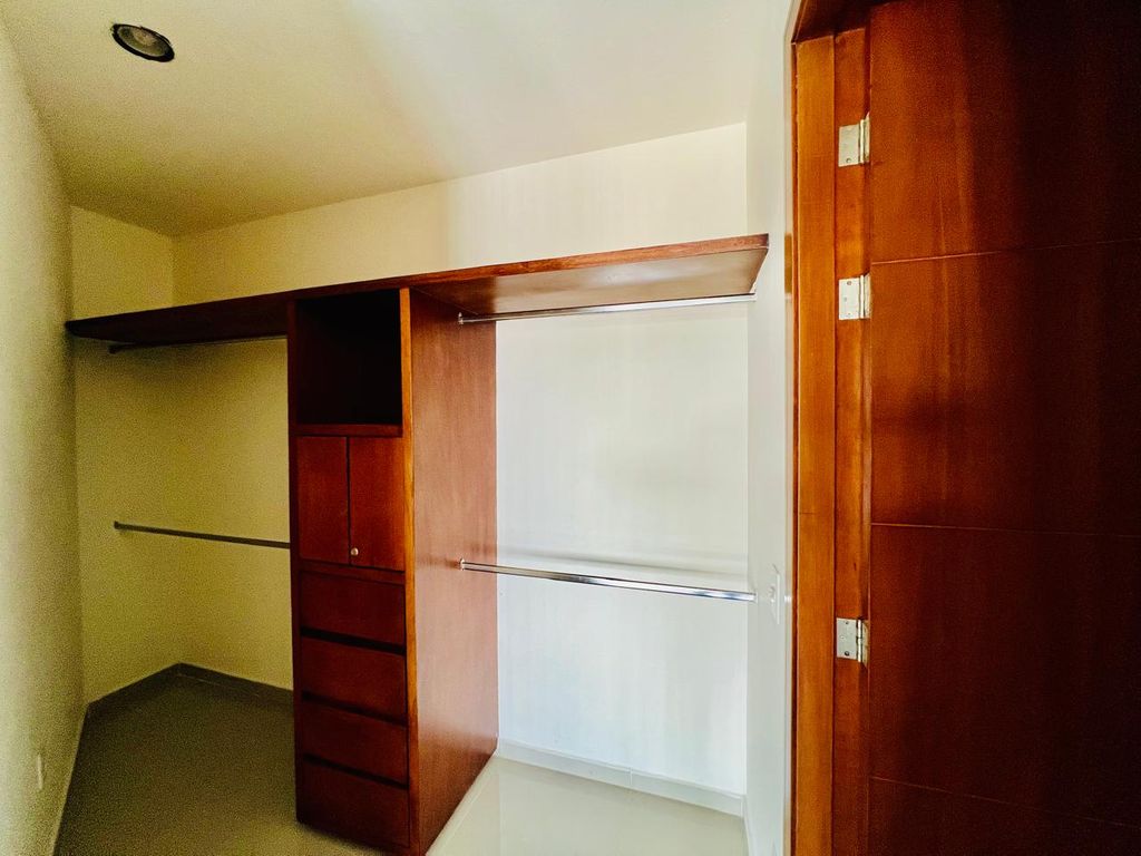 CASA EN VENTA EN VALLE IMPERIAL COTO BIZANTINO
