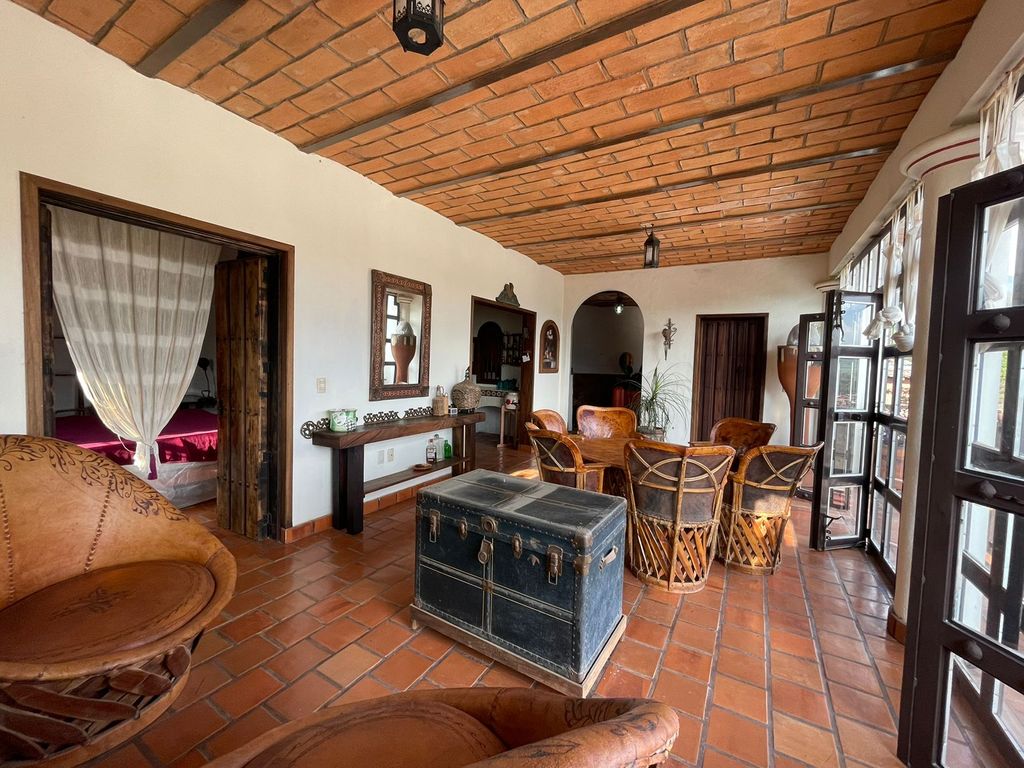 CASA EN VTA CON VISTA  Y CON LOCAL REST. INDE