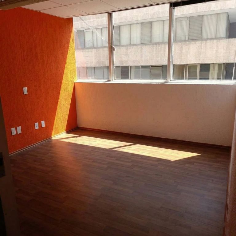 Renta Oficina Sobre Periférico frente a Parque Toreo 93m2 con mantenimiento
