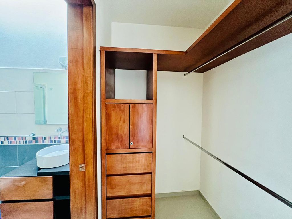 CASA EN VENTA EN VALLE IMPERIAL COTO BIZANTINO