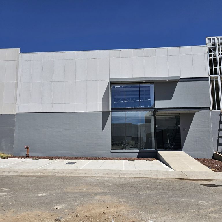 Bodega nueva en Avant Industrial Park.