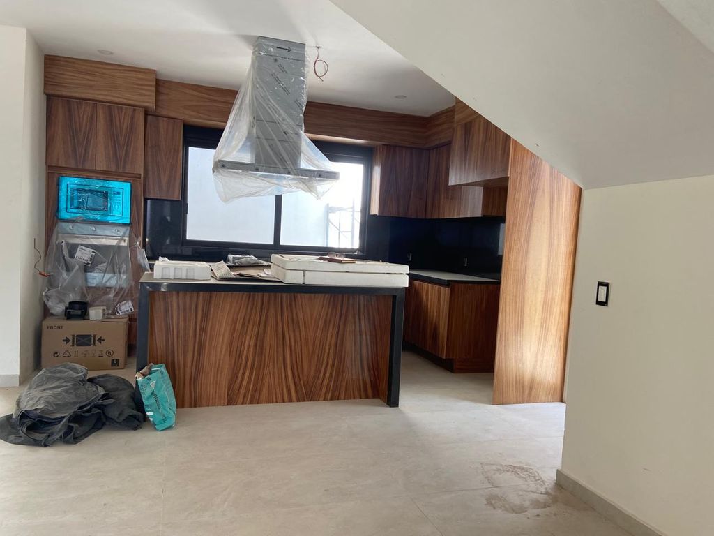 Casa En Venta En Los Robles, Zapopan