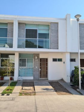 CASA EN RENTA CON RECAMARA EN PLANTA BAJA NATURA