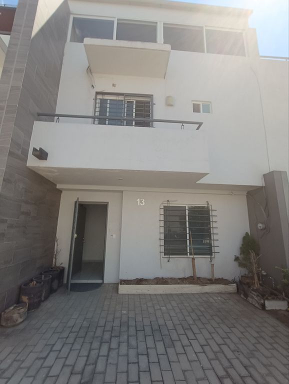 ? CASA EN VENTA EN ALVIENTO II – ZONA TESISTÁN, ZAPOPAN