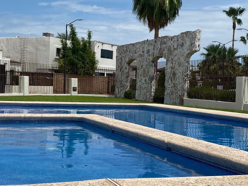 CASA EN RENTA LA ENCANTADA