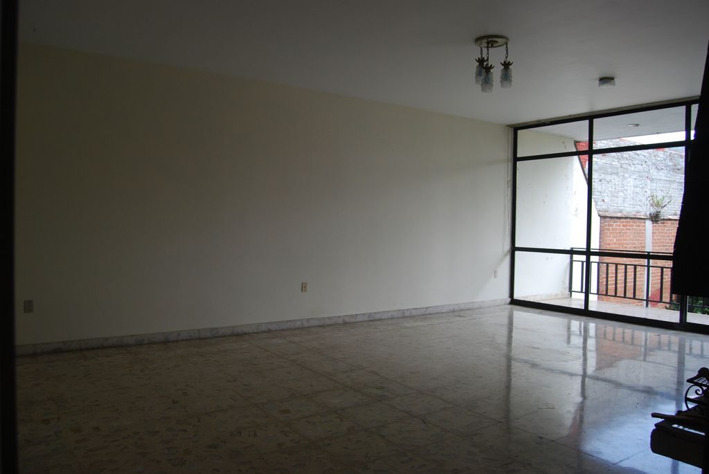 CASA EN VNETA EN URUAPAN