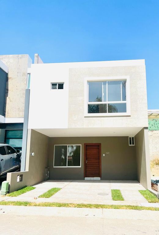 55 casas en venta en Avenida valdepenas, Avenida valdepenas, Lomas de  zapopan 