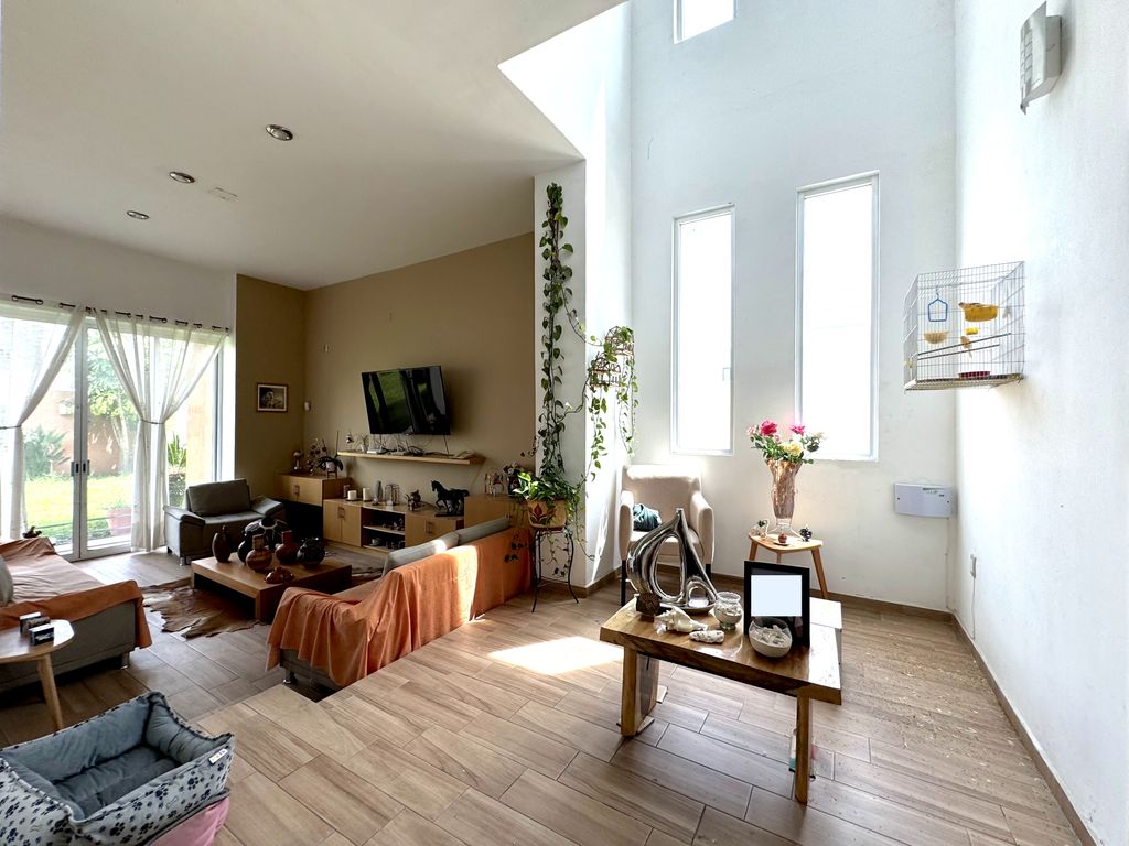 Amplia Casa en Venta en Coto Rinconada Santa Anita