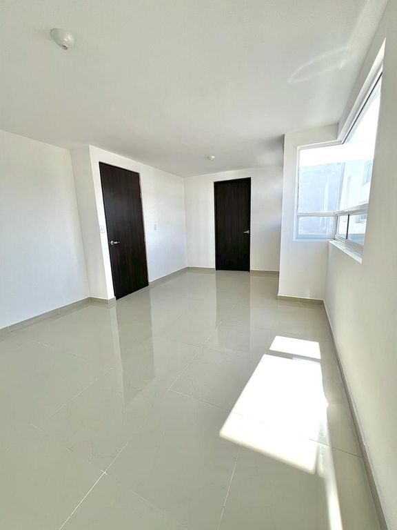 CASA EN RENTA CON 3 RECAMARAS Y SOTANO. TROJE CORREGIDORA